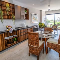 Mountainview Balcony, Near Dining & Beach