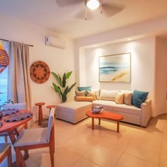 Favorite Location! Walk to beach & Romantic Zone